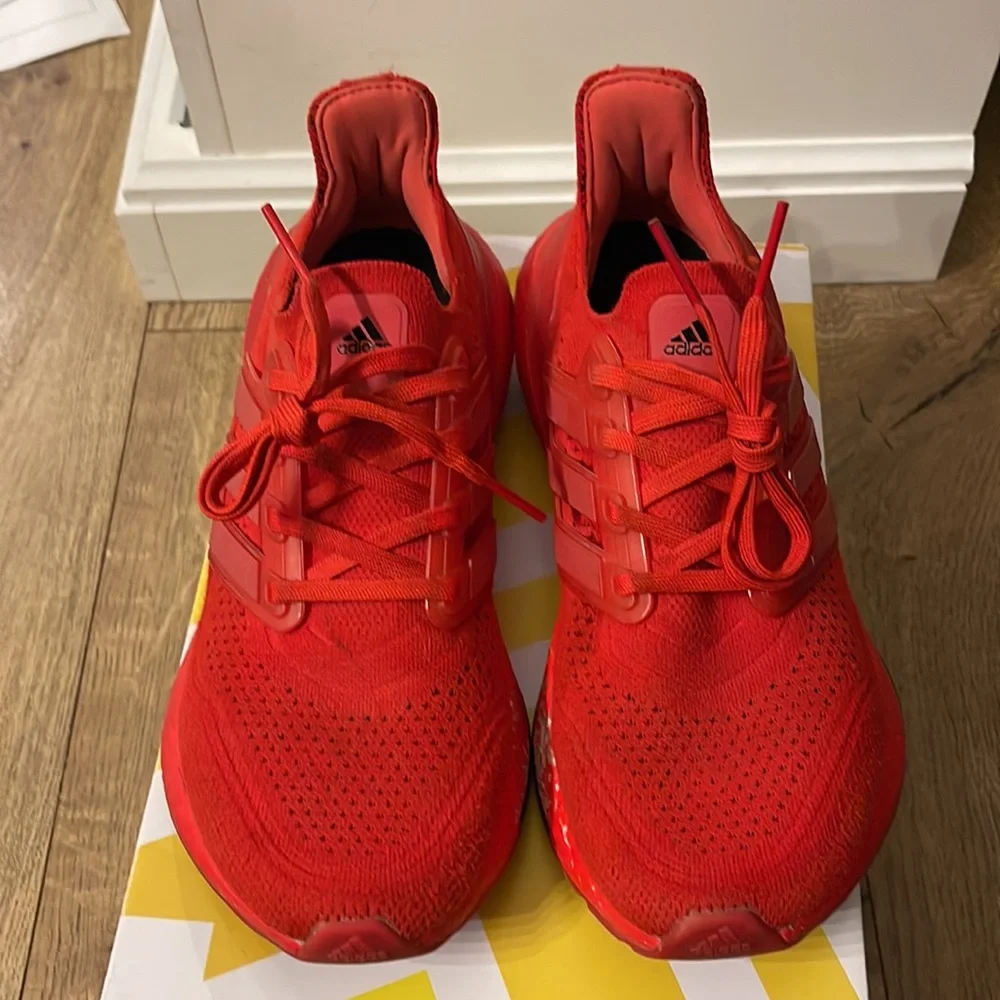 Adidas Ultraboost Sz 5.5y - Picture 2 of 7